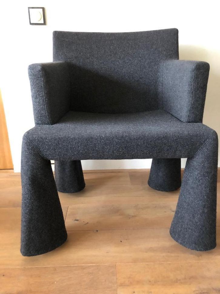 4 V.I.P. Stoelen Marcel Wanders Moooi antraciet grijs, Huis en Inrichting, Stoelen, Gebruikt, Vier, Stof, Overige materialen, Grijs