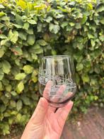 Hand gemaakt Red Bull raceauto glas, Verzamelen, Glas en Borrelglaasjes, Ophalen of Verzenden, Zo goed als nieuw, Waterglas