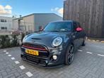 MINI COOOER S (f55) 2.0 192pk AUT 2018 PANO ZEER LUXE, 1998 cc, Zwart, 4 stoelen, Bedrijf