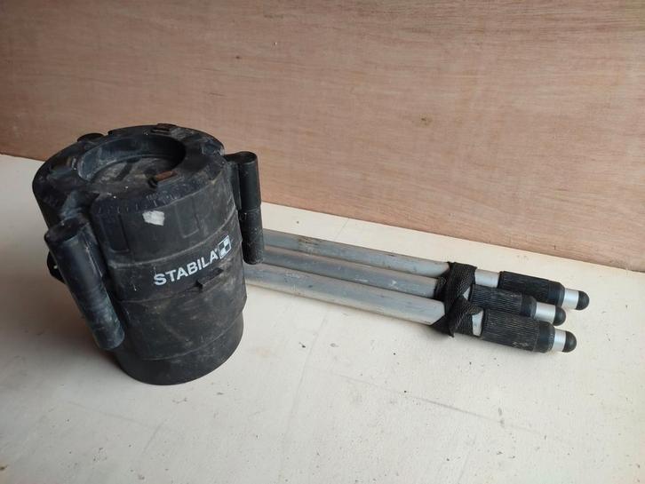 Stabila zelfnivelerende kruislijn laser met handig..., Doe-het-zelf en Verbouw, Meetapparatuur, Gebruikt, Overige meters, Ophalen of Verzenden