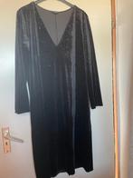 Prachtige jurk maat 50 zwart met glitters leuk voor de kerst, Ophalen of Verzenden, Zo goed als nieuw, Monki, Jurk