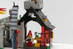 LEGO 6067 Castle: Lion Knights Guarded Inn, Kinderen en Baby's, Speelgoed | Duplo en Lego, Gebruikt, Ophalen of Verzenden, Lego