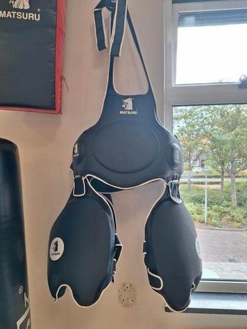 Matsuru Borst & Been Harnas voor Muay Thai en Kickboksen! beschikbaar voor biedingen