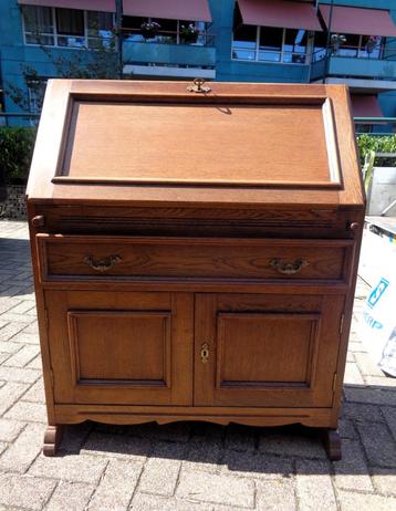 Eiken secretaire met schrijfblad beschikbaar voor biedingen