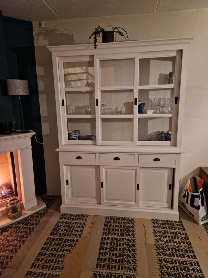 Witte buffetkast met glazen schuifdeuren, Huis en Inrichting, Kasten | Buffetkasten, Gebruikt, 200 cm of meer, 150 tot 200 cm