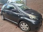 Toyota Aygo 1.0 12V Vvt-i 3DRS MMT 2011 Grijs, Auto's, Voorwielaandrijving, Euro 5, Stof, 4 stoelen
