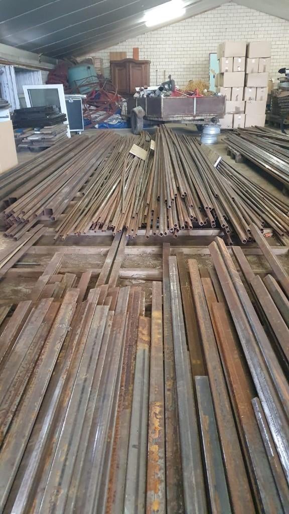 Grote partij staal koker profiel diverse maten Schuurvondst, Ophalen, Zo goed als nieuw, IJzer