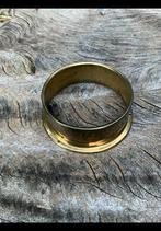 Ronde koperen rand ong 3,4cm hoog met 3 gaatjes. Van klokje?, Ophalen of Verzenden