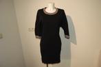 Love Moschino jurk kleurrijke halslijn en deel bij de mouw M, Kleding | Dames, Maat 38/40 (M), Verzenden, Zwart, Moschino