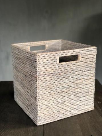 SUPER HANDIG! NIEUW KAST MAND BIRMA RIET rotan white wash beschikbaar voor biedingen