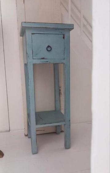 Frans brocante tafel, plantentafel beschikbaar voor biedingen