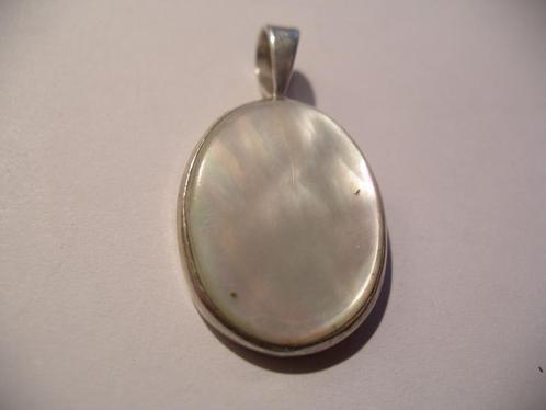 Een Zilveren ketting en Zilveren Hanger met Parelmoer, Sieraden, Tassen en Uiterlijk, Antieke sieraden, Ketting, Zilver, Verzenden