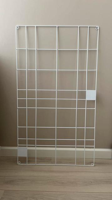 2 witte VT wonen fotorek - wandroosters beschikbaar voor biedingen