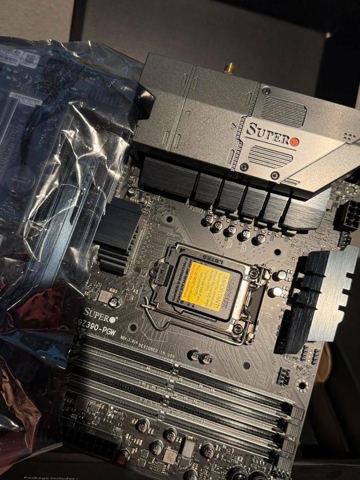 Supermicro gaming moederbord C9Z390-PGW, Computers en Software, Moederborden, Nieuw, DDR4, Ophalen of Verzenden