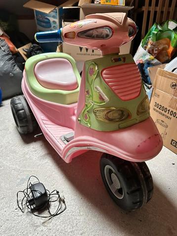 Smoby electrische kinder scooter beschikbaar voor biedingen