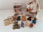 Beren speldjes,pins & sleutelhangers met doosjes., Ophalen of Verzenden, Zo goed als nieuw, Stoffen beer, Overige merken