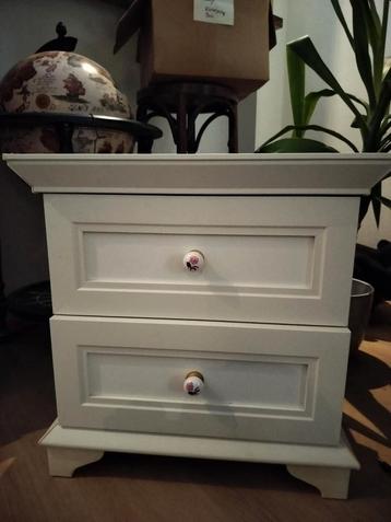 Nachtkastje met 2 lades - Wit beschikbaar voor biedingen