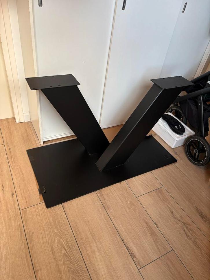 V-vormige tafelpoot - Industrieel design, Huis en Inrichting, Tafelonderdelen, Zo goed als nieuw, Tafelpoot, Minder dan 50 cm
