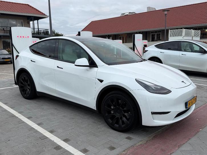 Tesla Model Y All Wheel Drive netjes onderhouden LONG RANGE, Auto's, Tesla, Particulier, Model Y, 360° camera, 4x4, ABS, Achteruitrijcamera
