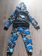 Dino Jogger Set + Hoodie Maat 134, Ophalen of Verzenden, Zo goed als nieuw, Onbekend, Jongen of Meisje
