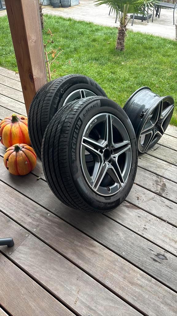 3 x 19 inch origineel Mercedes AMG Velg met band, Auto-onderdelen, Banden en Velgen, Banden en Velgen, Zomerbanden, 19 inch, 235 mm
