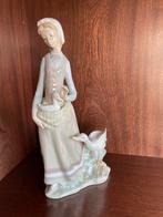 Lladro Porseleinen Beeld - Meisje met Ganzen, Ophalen of Verzenden