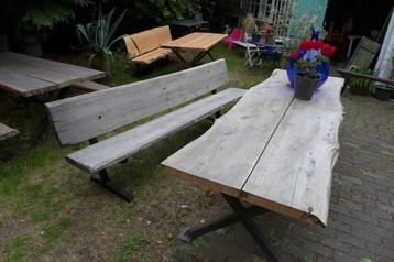 prachtige vergrijsde boomstam tuinbank beschikbaar voor biedingen