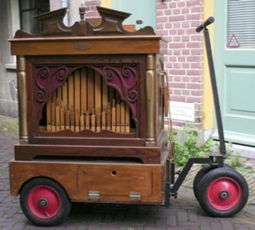 Mooi klein 36-toets Draaiorgel I.Z.G.S. beschikbaar voor biedingen