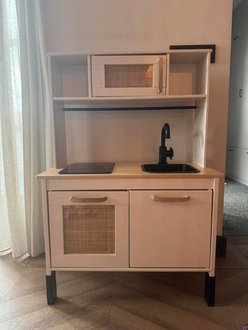 Ikea speelkeukentje, opgepimpt. beschikbaar voor biedingen