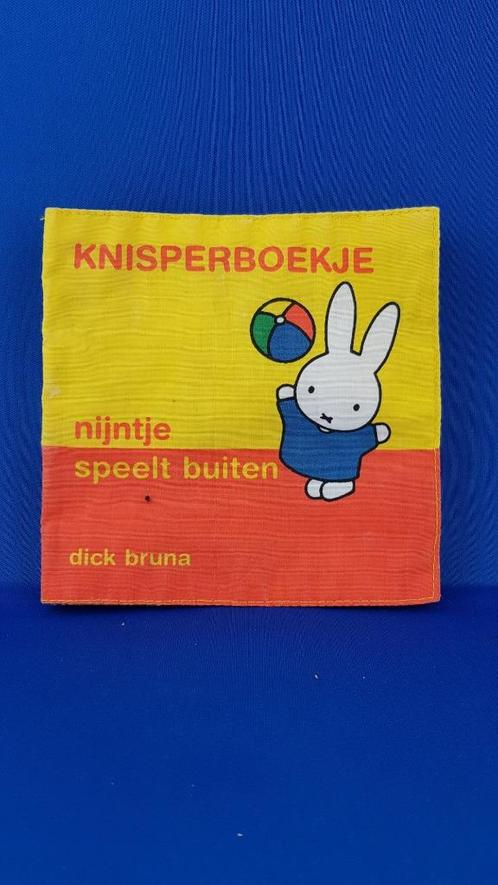 Nijntje speelt buiten, knisperboekje, 2009, 13cm. 4C1, Kinderen en Baby's, Speelgoed | Knuffels en Pluche, Gebruikt, Konijn, Ophalen of Verzenden