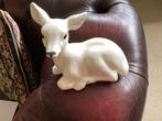 Bambi Delfts Wit // hoog 13 cm, Verzamelen, Beelden en Beeldjes, Ophalen of Verzenden, Zo goed als nieuw, Dier