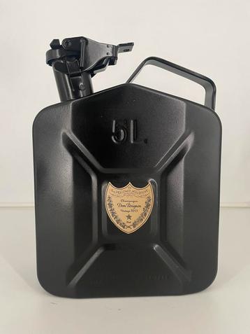 Dom Perignon jerrycan kunst item met certificaat beschikbaar voor biedingen