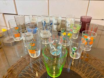 20 vintage retro glazen diverse kleuren en maten beschikbaar voor biedingen