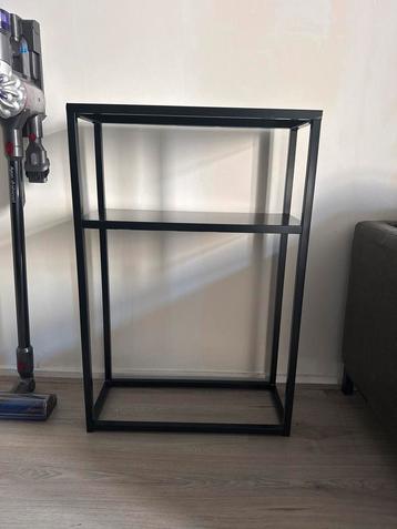 Kleine open kast / sidetable beschikbaar voor biedingen