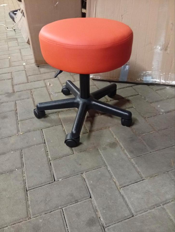 Nieuwe Tresko kruk 2x stoel  - in hoogte verstelbaar, Huis en Inrichting, Bureaustoelen, Nieuw, Bureaukruk, Rood, Ergonomisch