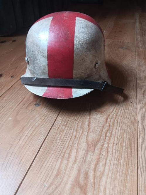 Sanitäter helm (reproductie), Verzamelen, Militaria | Tweede Wereldoorlog, Landmacht, Helm of Baret, Duitsland, Ophalen of Verzenden