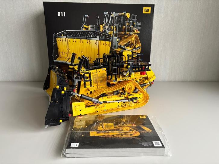 LEGO Technic 42131 Caterpillar D11T Bulldozer, Hobby en Vrije tijd, Modelbouw | Auto's en Voertuigen, Zo goed als nieuw, Overige typen
