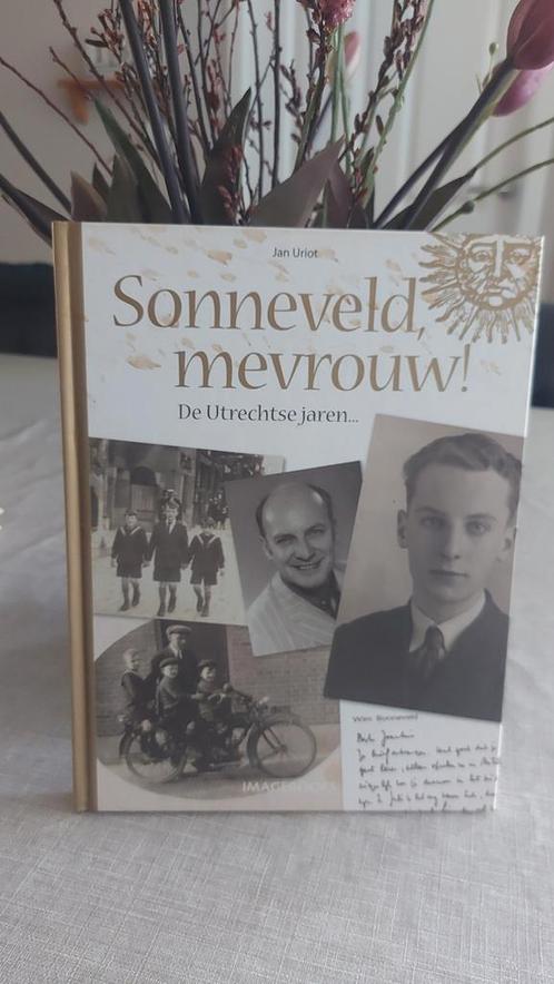 J. Uriot - Sonneveld, mevrouw!, Boeken, Overige Boeken, Zo goed als nieuw, Ophalen of Verzenden