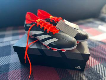 Nieuwe voetbalschoenen  beschikbaar voor biedingen