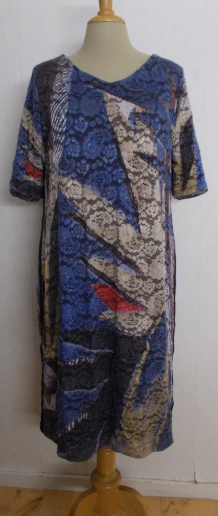 Leuke kant look jurk van LC (Lizzy & Coco) L, Kleding | Dames, Jurken, Zo goed als nieuw, Maat 42/44 (L), Knielengte, Verzenden