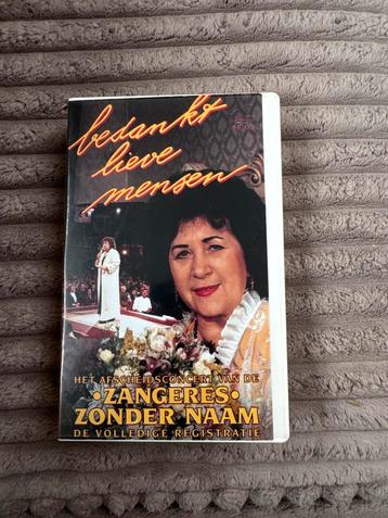 Zangeres Zonder Naam – Bedankt Lieve Mensen Afscheidsconcert beschikbaar voor biedingen