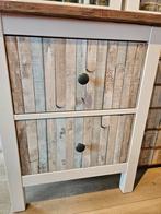 Ikea hemnes nachtkastje. Opgepimt met plakfolie, Huis en Inrichting, Zo goed als nieuw, Minder dan 100 cm, 25 tot 50 cm, 50 tot 100 cm