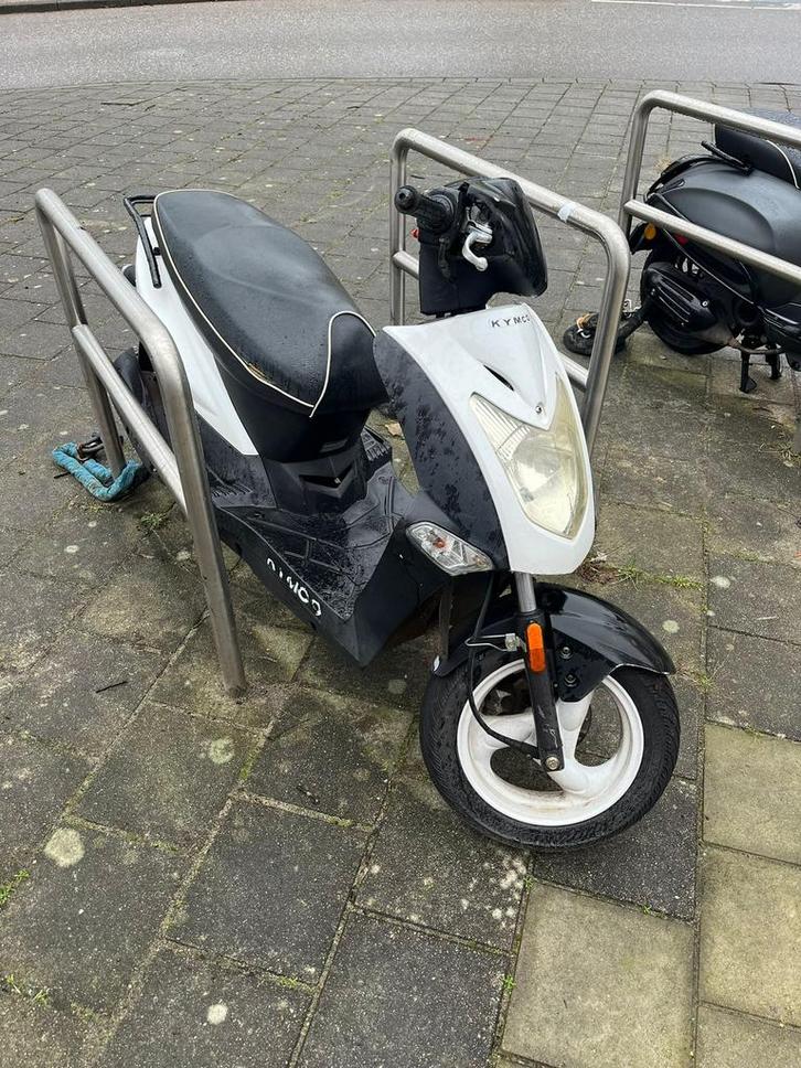 Kymco Agility 2012 | grote beurt gehad, Fietsen en Brommers, Scooters | Kymco, Zo goed als nieuw, Agility, Benzine, Ophalen