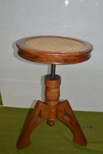 Vintage piano kruk verstelbaar/ draaibaar met webbing zittin beschikbaar voor biedingen