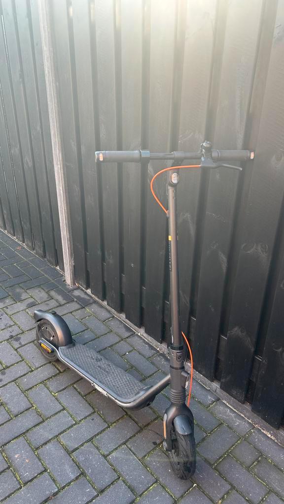 Ninebot elektrische step, Fietsen en Brommers, Steps, Zo goed als nieuw, Elektrische step (E-scooter), Ophalen of Verzenden