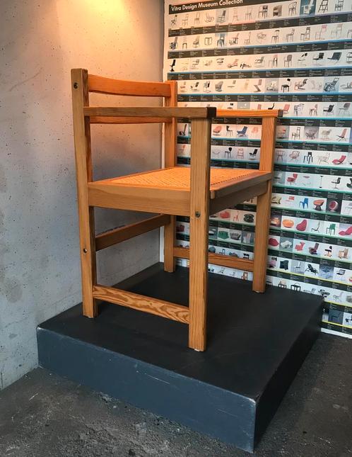 Vintage teab brutalist stoel webbing Taga Amsterdam, Huis en Inrichting, Stoelen, Gebruikt, Eén, Hout, Bruin, Ophalen of Verzenden