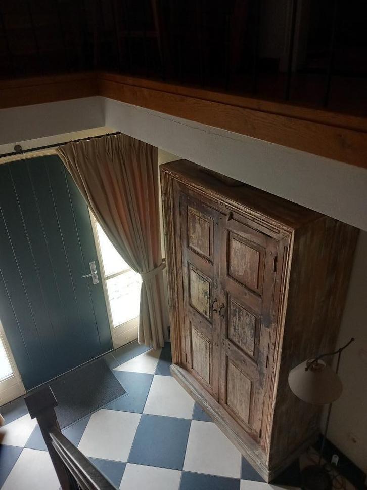 indrukwekkende hoge kast / heel zwaar teak, Huis en Inrichting, Kasten | Buffetkasten, Zo goed als nieuw, 200 cm of meer, 100 tot 150 cm