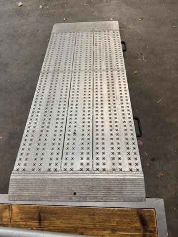 Oprijplaat aluminium 700 kg inklapbaar beschikbaar voor biedingen