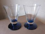 Twee art deco wijnglazen - kelk op kobalt glas voet, Verzenden