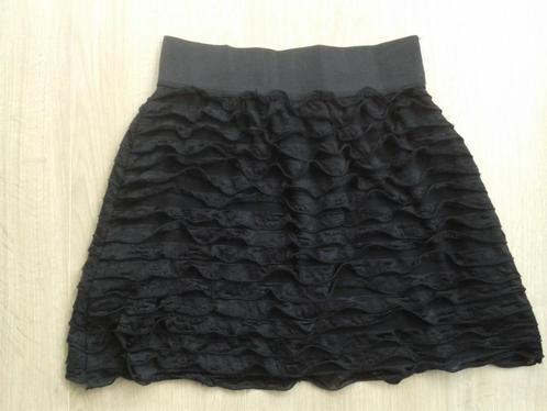 Zwarte rok met roesjes, Coolcat, maat S, Kleding | Dames, Rokken, Zo goed als nieuw, Maat 36 (S), Zwart, Boven de knie, Ophalen of Verzenden